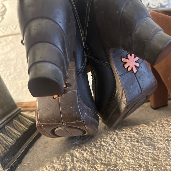 The art company Black Heeled Booties leather39 FEB $29 Sale! 🔥 - Picture 9 of 14